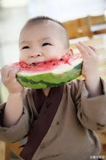 娱乐吃瓜酱带娃思想,趣味带娃新主张